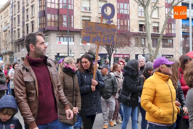 Foto 3 - Multitudinaria manifestaci&oacute;n feminista con 8.000 personas en otra jornada hist&oacute;rica en la lucha...