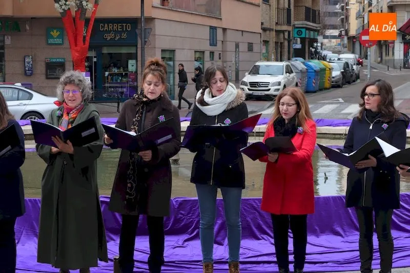Foto 6 - Multitudinaria manifestaci&oacute;n feminista con 8.000 personas en otra jornada hist&oacute;rica en la lucha...