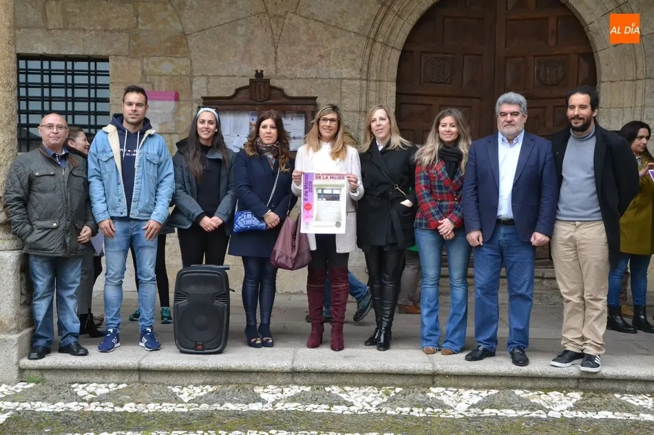 Foto 2 - Ciudad Rodrigo muestra por partida doble, e incluso a ritmo de zumba, su respaldo a todas las...