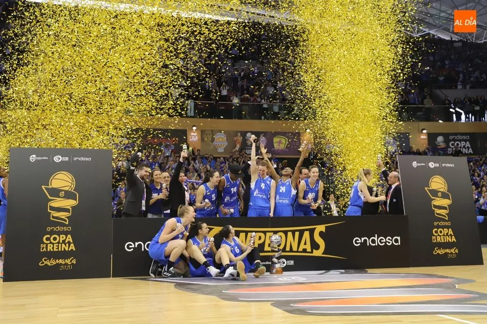 Foto 10 - Las reinas del Perfumer&iacute;as Avenida celebran la Copa por todo lo alto