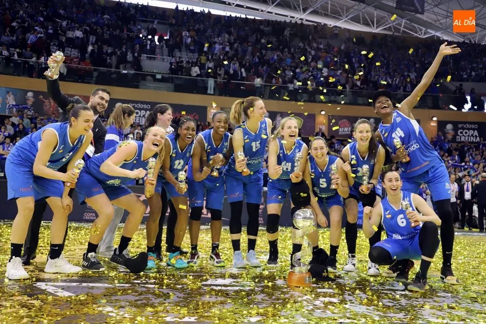 Foto 8 - Las reinas del Perfumer&iacute;as Avenida celebran la Copa por todo lo alto