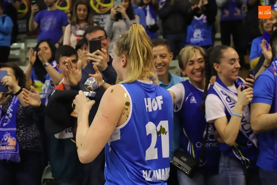 Foto 7 - Las reinas del Perfumer&iacute;as Avenida celebran la Copa por todo lo alto
