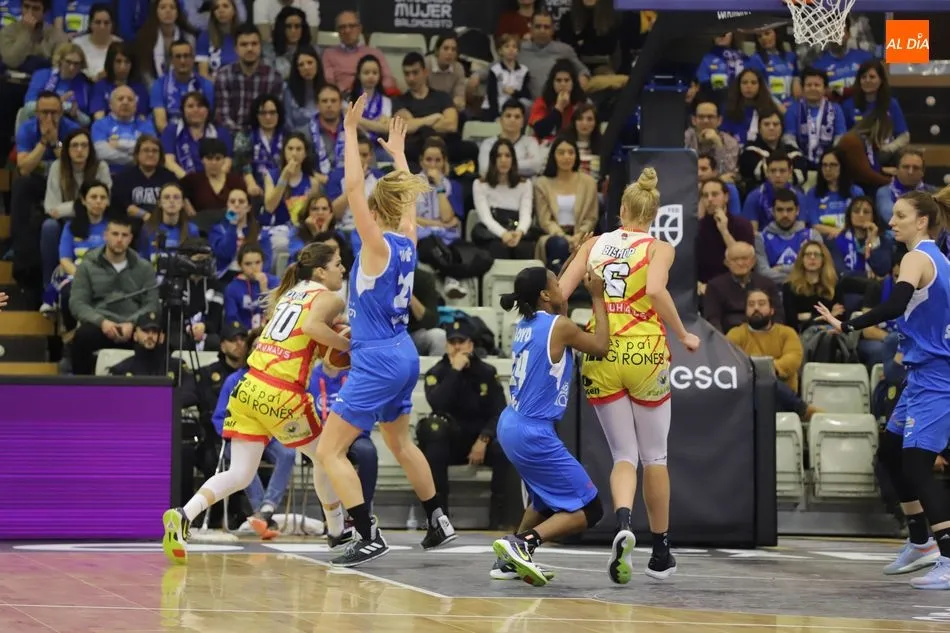 Foto 11 - El Perfumer&iacute;as Avenida conquista su novena Copa de la Reina en Salamanca con una exhibici&oacute;n de...