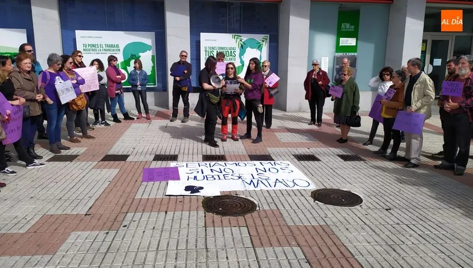 Concentración en Béjar en el Día Internacional de la Mujer