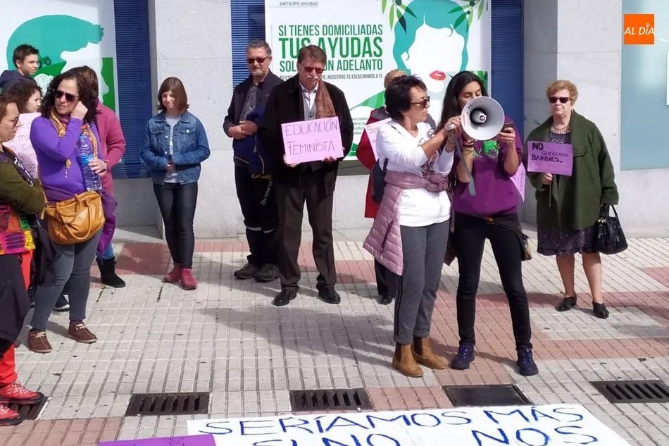 Foto 4 - D&iacute;a Internacional de la Mujer, jornada reivindicativa en las calles de B&eacute;jar
