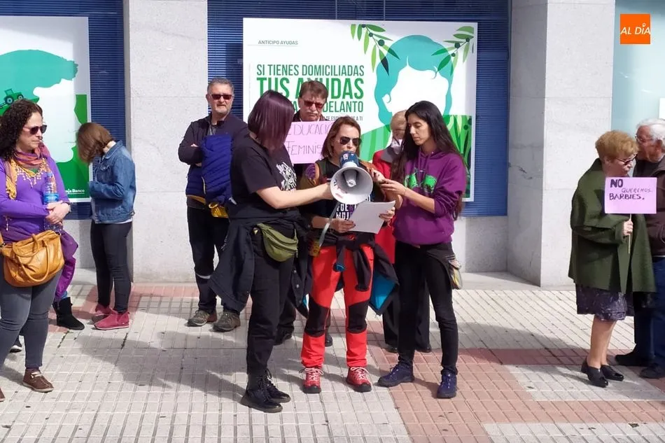 Foto 3 - D&iacute;a Internacional de la Mujer, jornada reivindicativa en las calles de B&eacute;jar