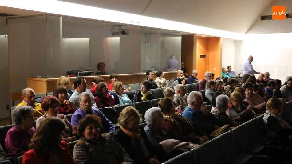 Foto 5 - Buena entrada para ver &lsquo;El cr&eacute;dito&rsquo; de la compa&ntilde;&iacute;a Imperio Teatro  