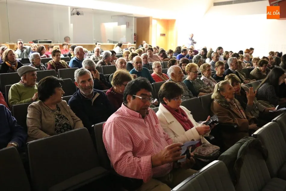 Foto 3 - Buena entrada para ver &lsquo;El cr&eacute;dito&rsquo; de la compa&ntilde;&iacute;a Imperio Teatro  