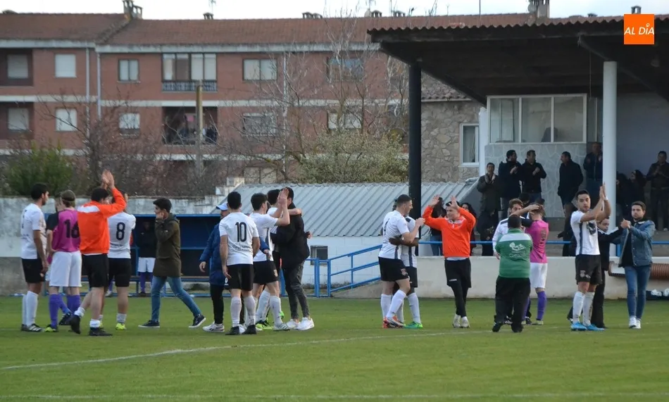 Foto 7 - Un gol de Lafu en el 90&rsquo; le da al Ciudad Rodrigo el igualado y divertido derby ante el Ribert  