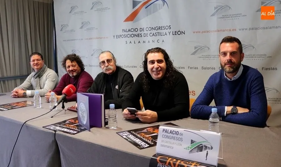Pascual González y Cantores de Híspalis en la presentación del espectáculo en Salamanca. Foto de Javier Herrero