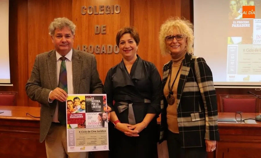 Eduardo Íscar, presidente de la Fundación Torre del Clavero (a la izquierda) y Maite Conesa, directora de la Filmoteca de Castilla y León (a la derecha), en la presentación del ciclo. Foto de Javier Herrero