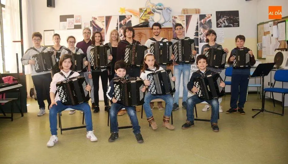 Uno de los grupos de alumnos de la Escula Municipal de Música y Danza de Salamanca. Foto de archivo