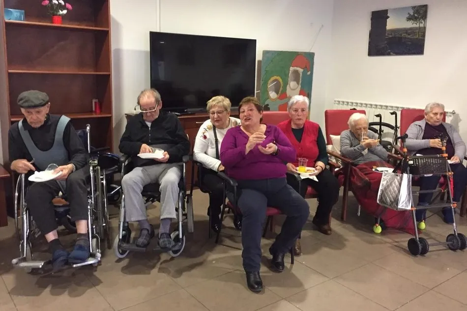 Foto 10 - Mar&iacute;a Alonso cumple sus 100 a&ntilde;os rodeada de su familia en Aldead&aacute;vila  