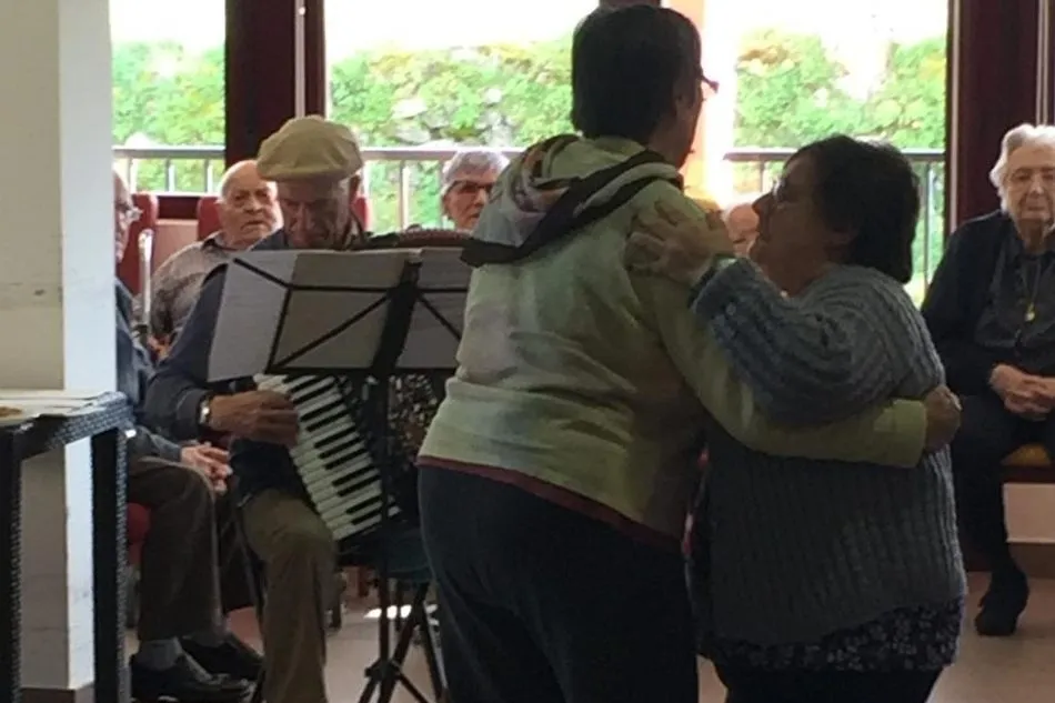 Foto 7 - Mar&iacute;a Alonso cumple sus 100 a&ntilde;os rodeada de su familia en Aldead&aacute;vila  
