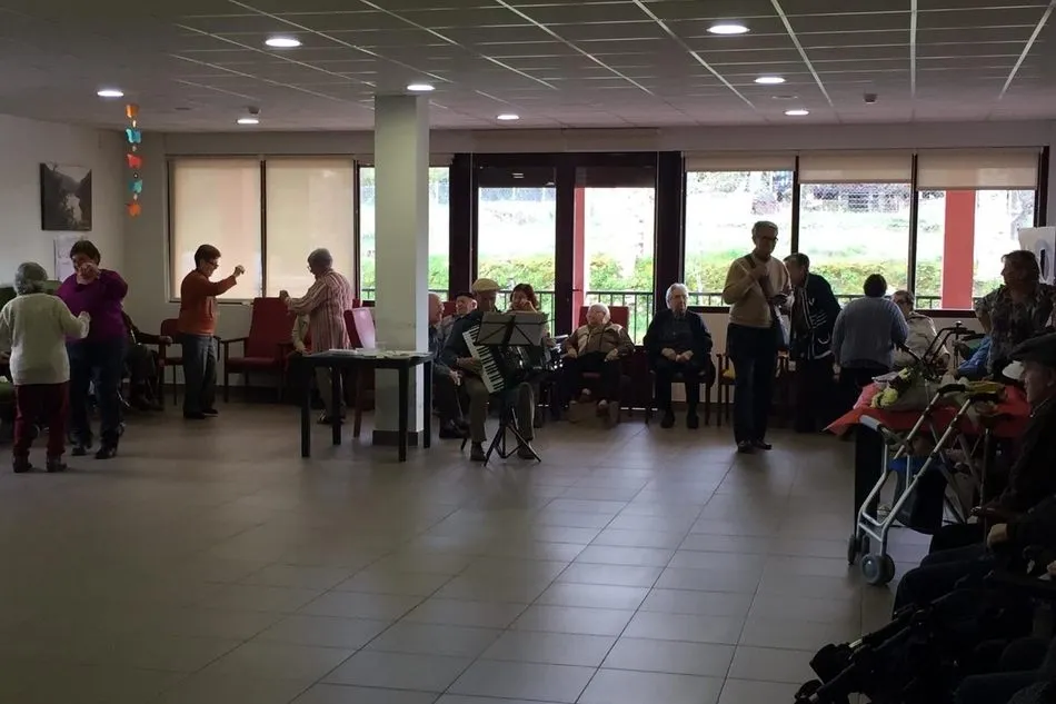 Foto 3 - Mar&iacute;a Alonso cumple sus 100 a&ntilde;os rodeada de su familia en Aldead&aacute;vila  