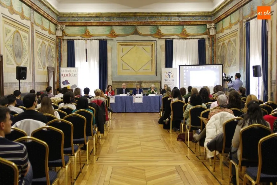 Foto 2 - Expertos dialogan en Fonseca sobre el relevante papel de la mujer en la ciencia