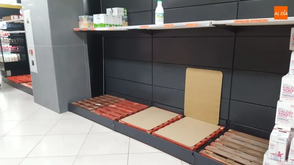 Foto 4 - El Gobierno pide no hacer acopio de alimentos pero los lineales se vac&iacute;an  