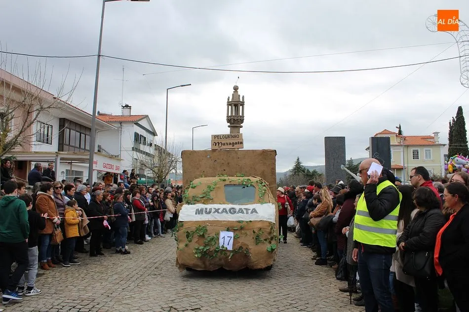 Foto 4 - Homenaje a las tradiciones en el XXXIX desfile etnogr&aacute;fico de Foz C&ocirc;a  