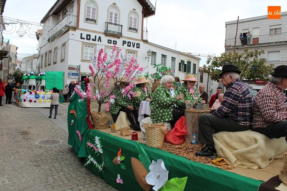 Foto 5 - Homenaje a las tradiciones en el XXXIX desfile etnogr&aacute;fico de Foz C&ocirc;a  