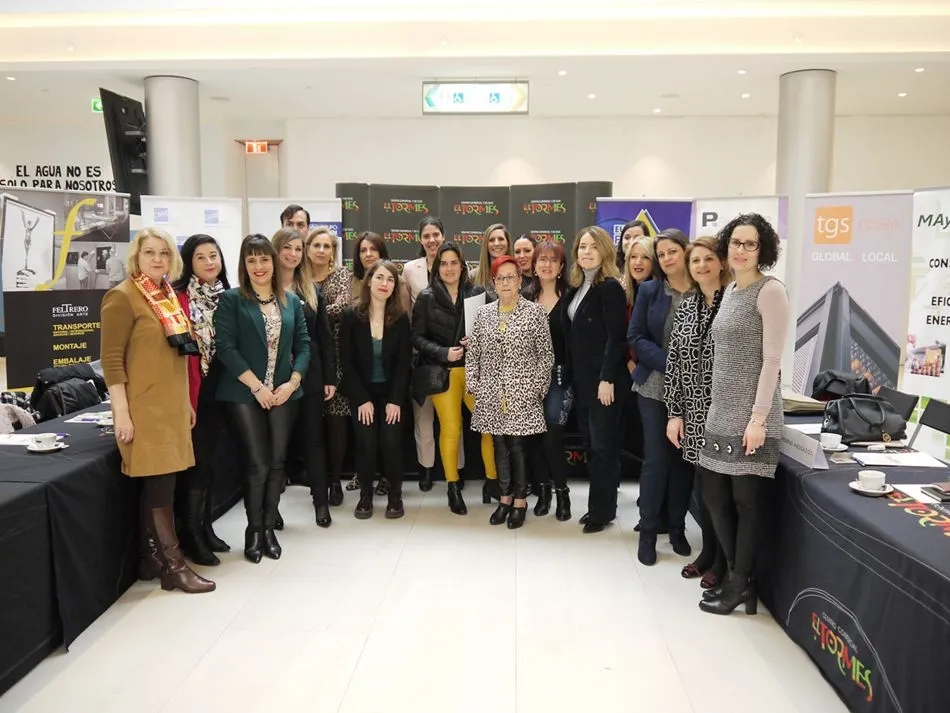 Foto de familia de las participantes