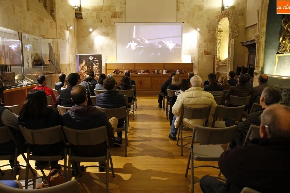 Foto 3 - Presentaci&oacute;n de la revista Cruz de Gu&iacute;a