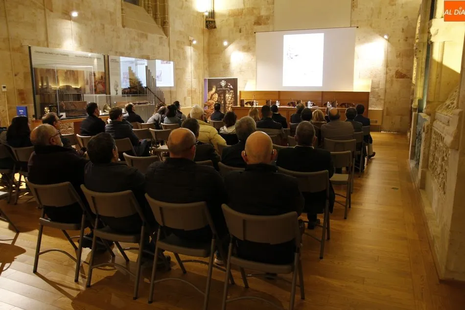 Foto 2 - Presentaci&oacute;n de la revista Cruz de Gu&iacute;a