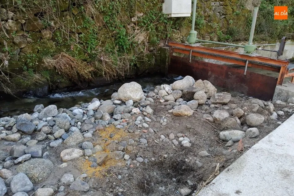 Foto 6 - Contin&uacute;a sin funcionar la turbina del Museo Textil y taponado el cauce ecol&oacute;gico del r&iacute;o