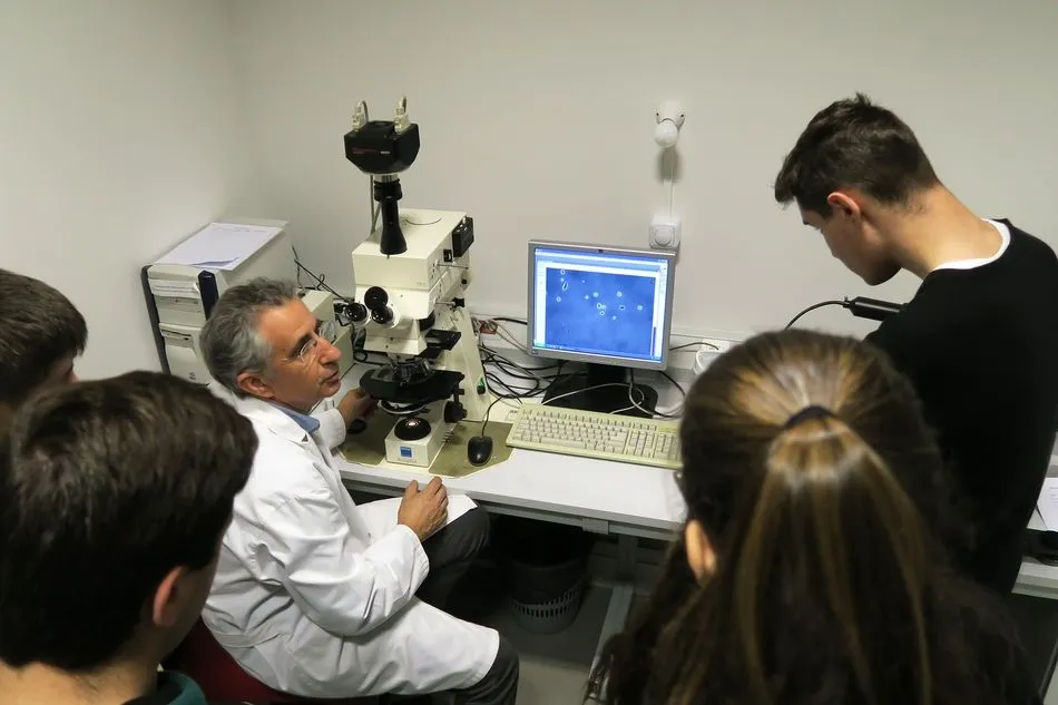 Foto 8 - Visita a los Institutos de Biolog&iacute;a Funcional y de Neurociencias