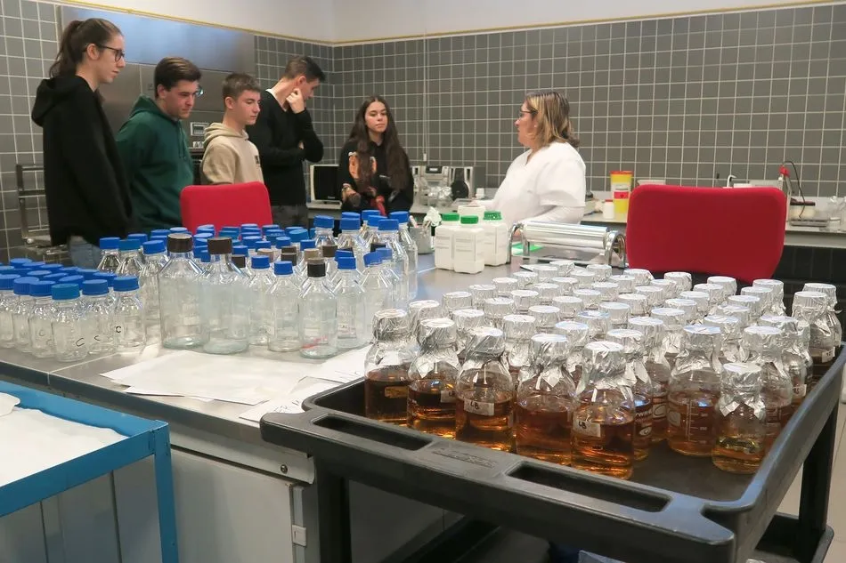Foto 6 - Visita a los Institutos de Biolog&iacute;a Funcional y de Neurociencias
