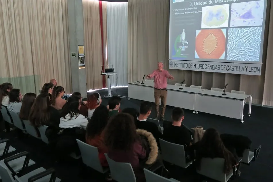 Foto 5 - Visita a los Institutos de Biolog&iacute;a Funcional y de Neurociencias