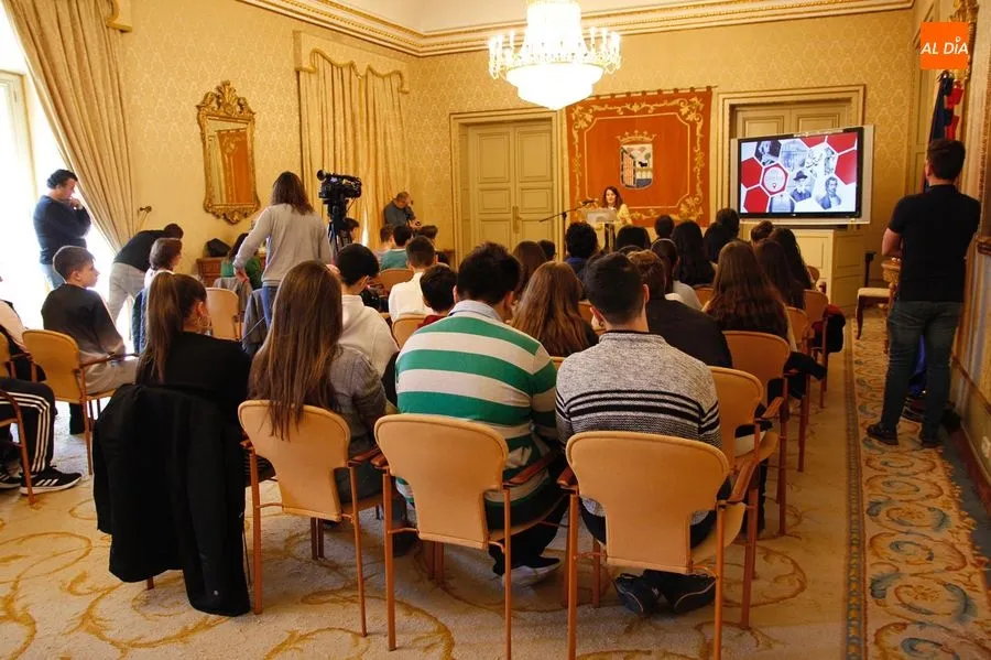 Foto 6 - Escolares de La Milagrosa realizan un mapa literario de la ciudad de Salamanca&nbsp;