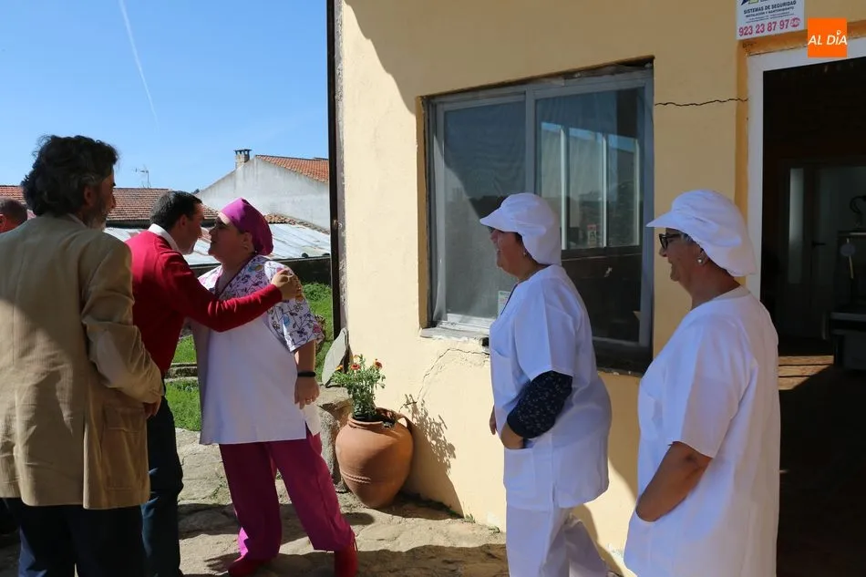 Foto 9 - El delegado de la Junta destaca la importancia de la mujer en el medio rural  