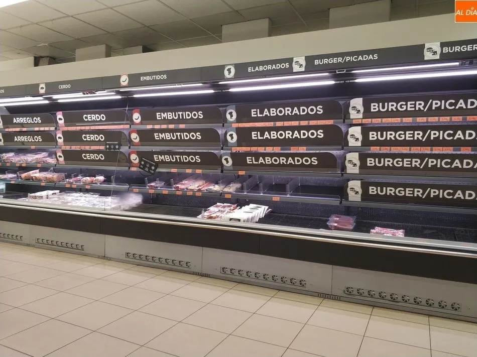 Foto 2 - Segundo d&iacute;a de p&aacute;nico en los supermercados salmantinos  