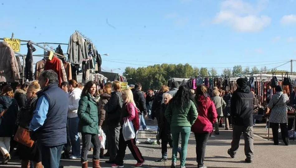 Esta actividad semanal concentra cada semana a cientos de comerciantes | ARCHIVO