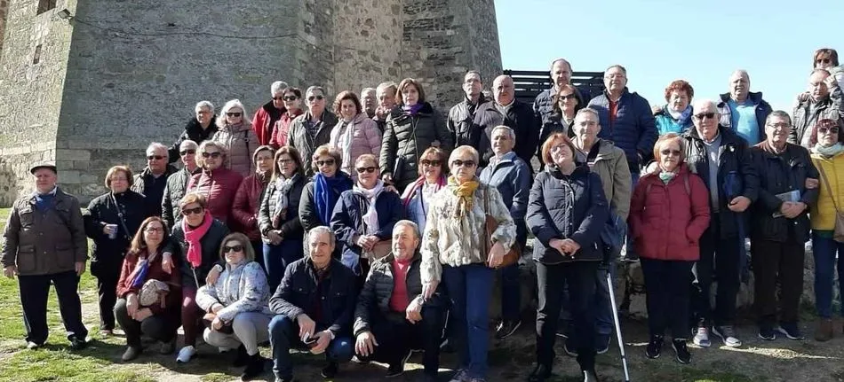 Grupo de turistas en el Castillo de los Duques de Alba