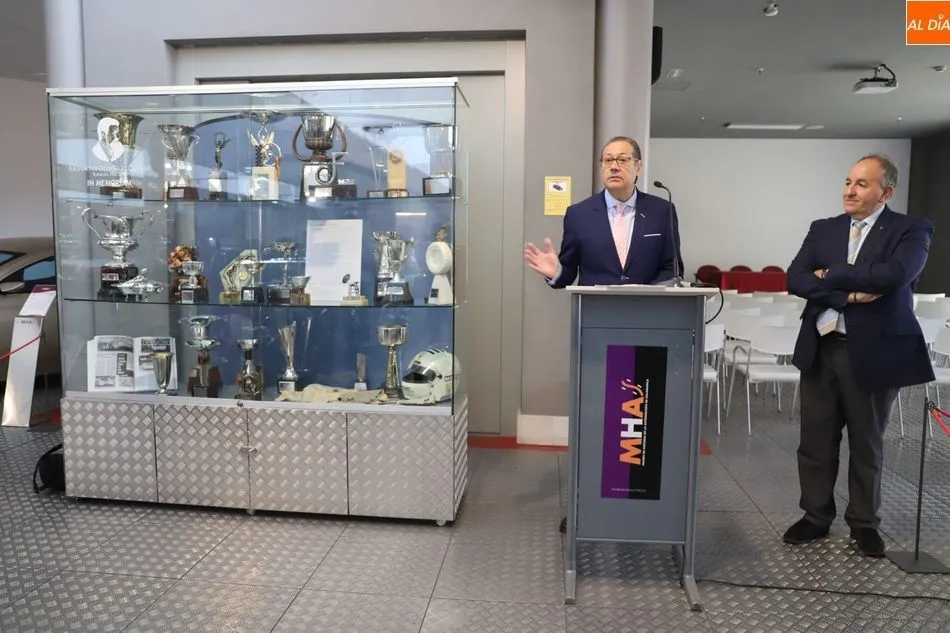 Foto 3 - El Museo de Historia de la Automoci&oacute;n exhibe los trofeos Luciano de Otero L&oacute;pez  