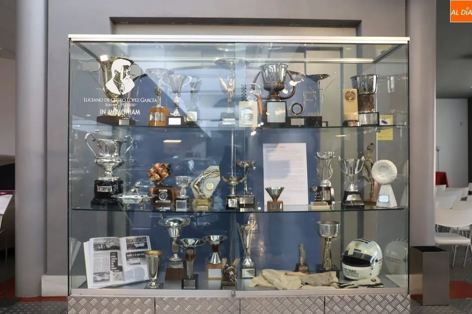 Foto 2 - El Museo de Historia de la Automoci&oacute;n exhibe los trofeos Luciano de Otero L&oacute;pez  