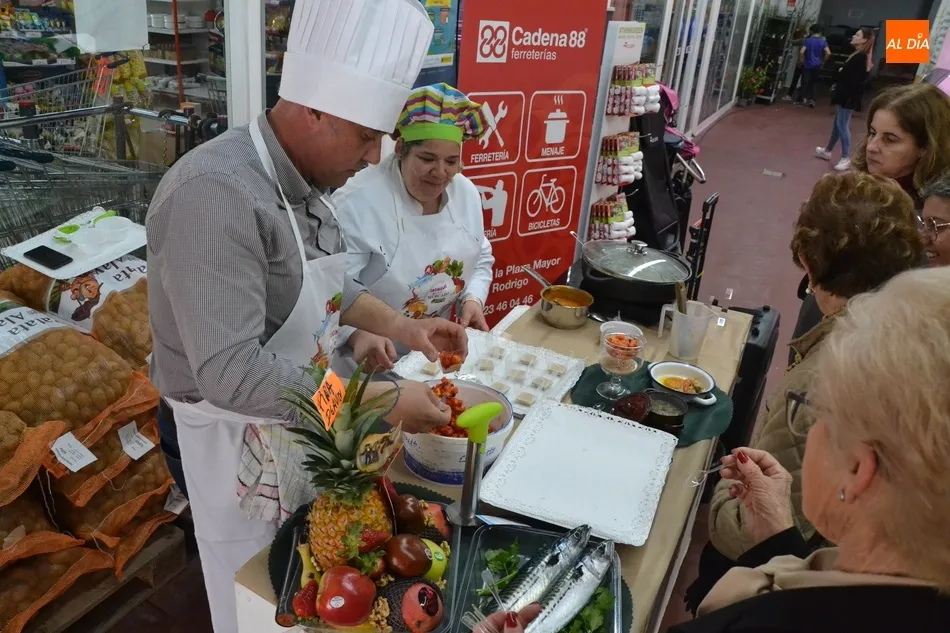 Cocinamos en el Mercado vuelve a ponerse en marcha tras el parón carnavalero  