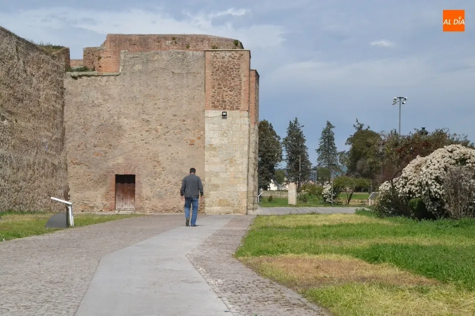 El Paseo Fernando Arrabal luce ya libre de casetas  