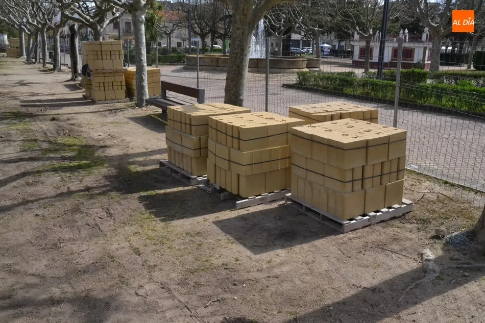 Foto 11 - Se empiezan a perfilar las zonas ajardinadas del tramo en reforma de La Glorieta  