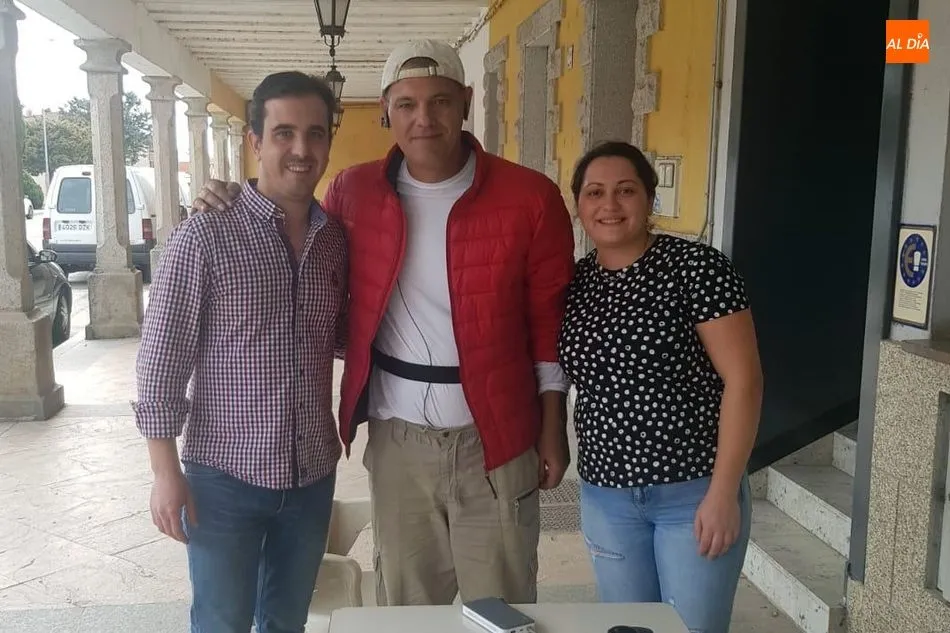 Foto 2 - Frank de la Jungla graba un programa en Vitigudino sobre el vacuno de carne y el desarrollo rural  