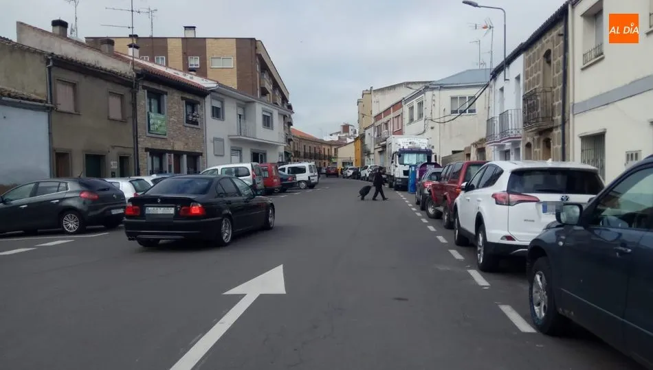Aspecto que presentaba este viernes a las 11.00 horas una calle de Vitigudino / CORRAL