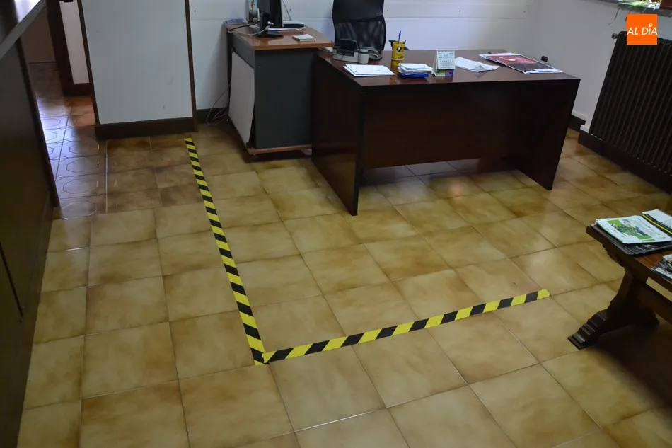 1Foto: Detrás de la línea  