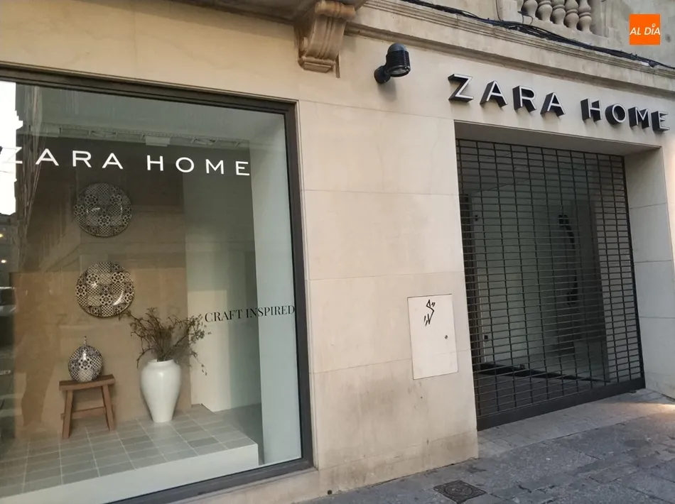 Foto 6 - Los comercios del centro de Salamanca cierran sus puertas antes del horario habitual