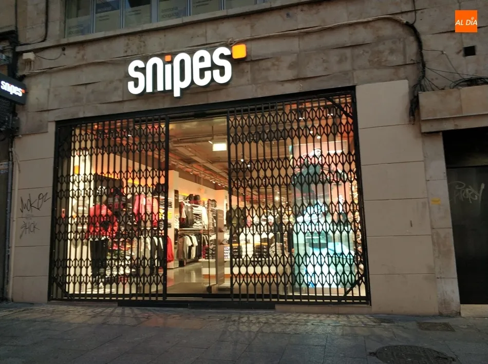 Foto 5 - Los comercios del centro de Salamanca cierran sus puertas antes del horario habitual