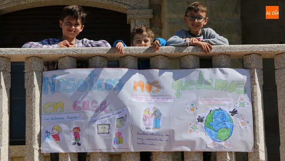 Fran, Rodrigo y Alejandro dan un excelente ejemplo de lo que debemos hacer en esta situación / CORRAL