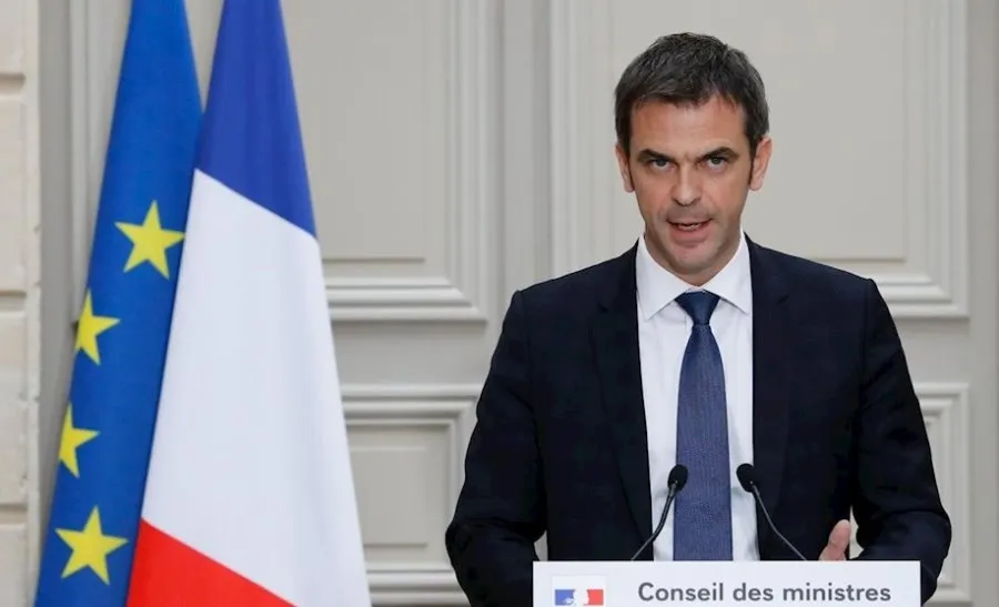 El ministro de Sanidad francés, Olivier Véran, en una rueda de prensa anterior. Foto EP