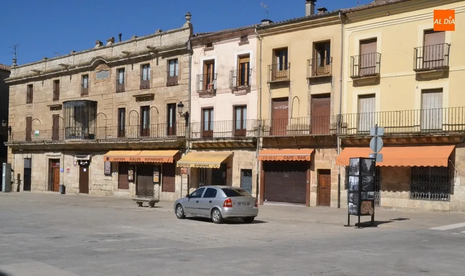 La Plaza Mayor da ejemplo con un impactante cierre voluntario colectivo por la salud de todos ...