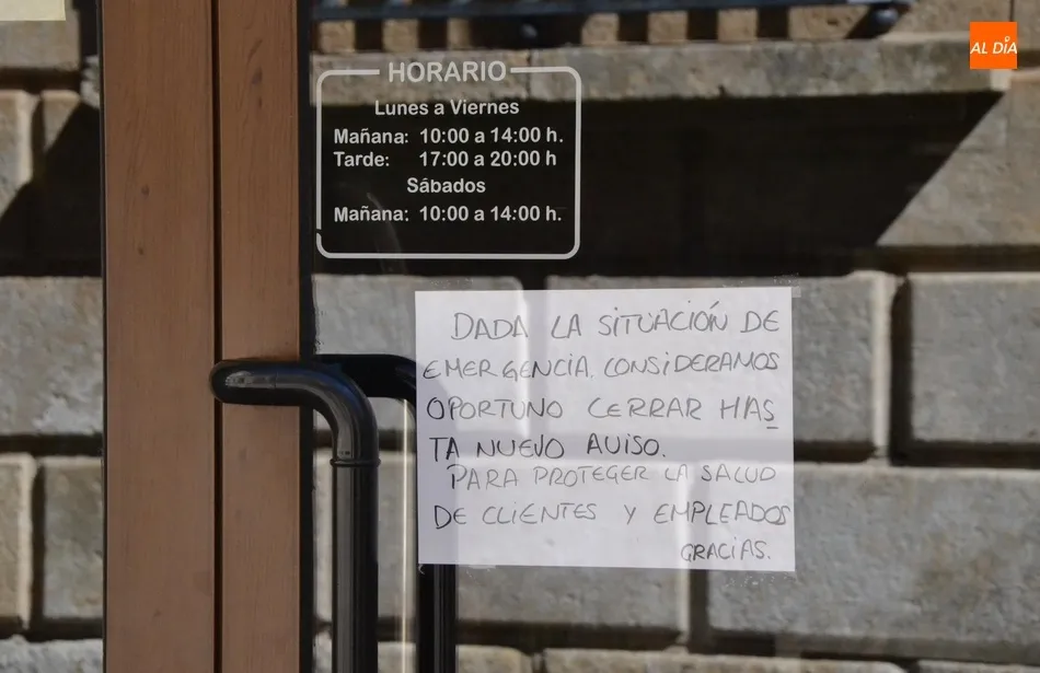 Foto 6 - La Plaza Mayor da ejemplo con un impactante cierre voluntario colectivo &ldquo;por la salud de todos&rdquo; ...