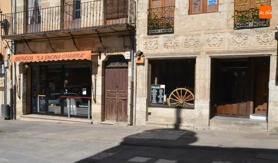 Foto 9 - La Plaza Mayor da ejemplo con un impactante cierre voluntario colectivo &ldquo;por la salud de todos&rdquo; ...